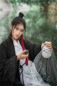 觉得自己很好笑的说说