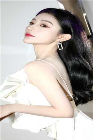 你别再哭泣是什么歌