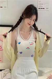 快穿女主角叫七七